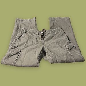 green low rise cargo pants